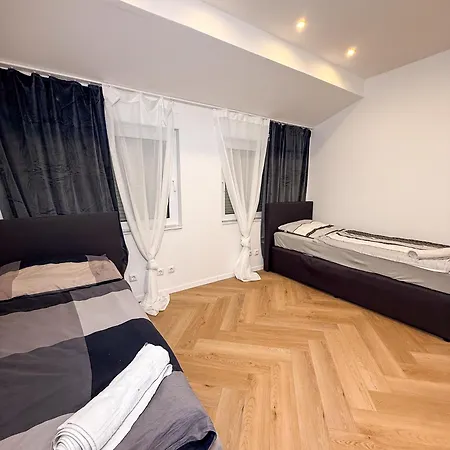 Ruhr Business Mit 5 Einzelbetten Privat Parkplatz Essen